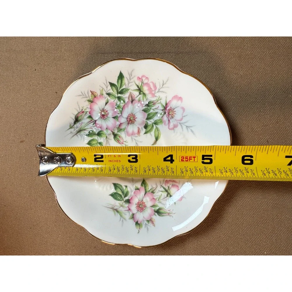 Royal Albert Friendship Series Wild Rose‎ Saucer Bone China Floral Gold Trim